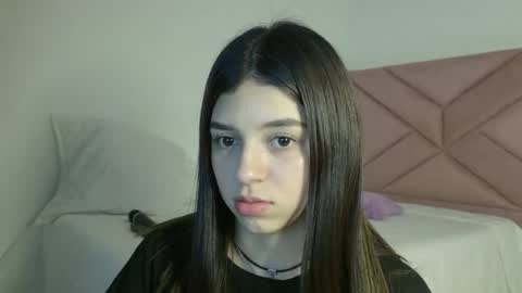 Snapshot of eva_sin18 chatting on 15, 5, 2026 Eva Sin online show from 15, 5, 2026
