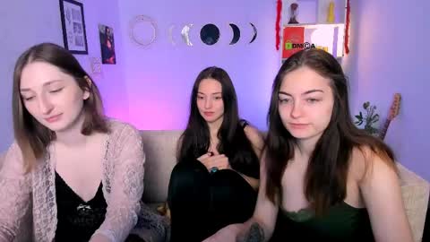 Snapshot of eva_smiith_ chatting on 29, 4, 2026 Eva online show from 29, 4, 2026