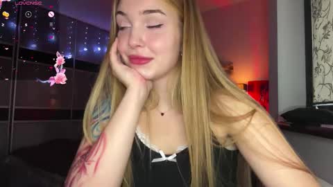 evacarter1 online show from 15, 11, 2025