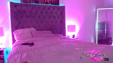 Eva online show from 21, 10, 2025