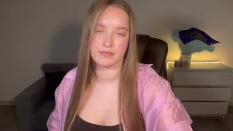 Snapshot of evajuly chatting on 10, 7, 2026 Eva online show from 10, 7, 2026