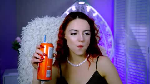 Eva  online show from 26, 11, 2025