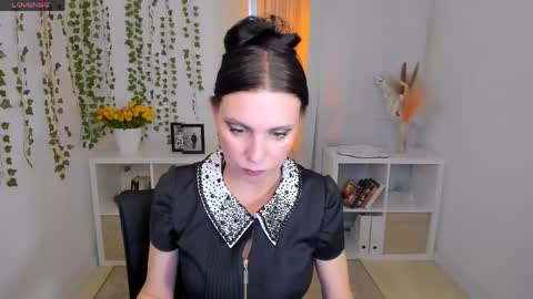 Evanessa online show from 27, 4, 2026