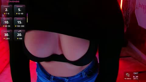 Snapshot of evanew_ chatting on 27, 11, 2025 Eva online show from 27, 11, 2025