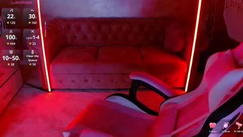 Snapshot of evanew_ chatting on 30, 11, 2025 Eva online show from 30, 11, 2025