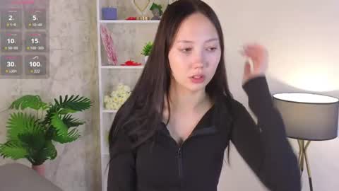 Hello im Lia online show from 17, 7, 2026