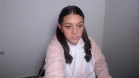 Snapshot of evangeline_petite chatting on 31, 5, 2026 eva online show from 31, 5, 2026