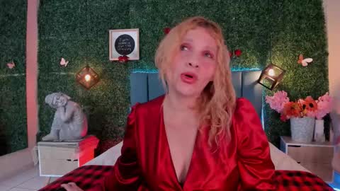 Snapshot of evangelyne_rose chatting on 7, 3, 2026 Evangelyne online show from 7, 3, 2026