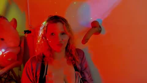 Snapshot of evangelyne_rose chatting on 11, 3, 2026 Evangelyne online show from 11, 3, 2026