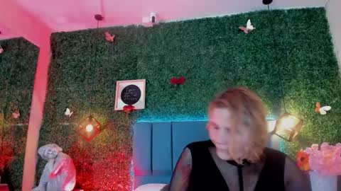 Snapshot of evangelyne_rose chatting on 16, 3, 2026 Evangelyne online show from 16, 3, 2026