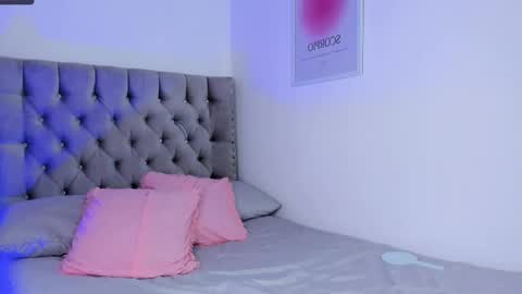 Eva Olimpo online show from 18, 11, 2025