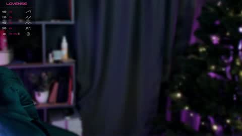 Snapshot of evaredmooon chatting on 9, 12, 2024 Moon online show from 9, 12, 2024