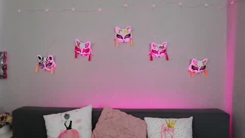 Snapshot of evarey_ chatting on 1, 7, 2026 Adelina online show from 1, 7, 2026
