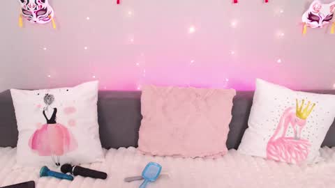 Snapshot of evarey_ chatting on 12, 7, 2026 Adelina online show from 12, 7, 2026