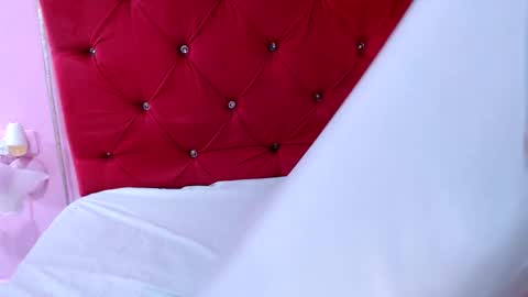 Eva    Instagram evasummer 1 online show from 21, 10, 2025