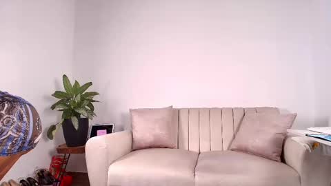  EVA LUNA online show from 24, 2, 2025