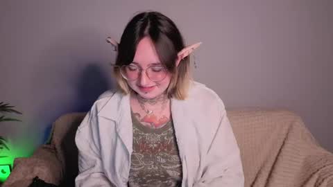 Snapshot of evathewitcher chatting on 29, 5, 2026 EvaTheWitcher online show from 29, 5, 2026