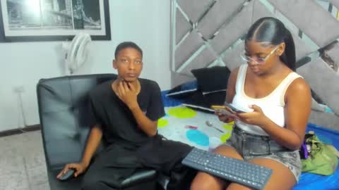 Snapshot of evaxemma chatting on 15, 12, 2025 Eva And Emmanuel online show from 15, 12, 2025