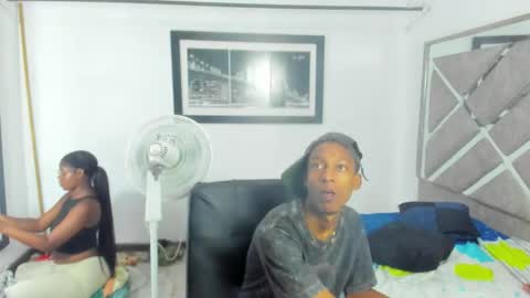 Snapshot of evaxemma chatting on 16, 12, 2025 Eva And Emmanuel online show from 16, 12, 2025