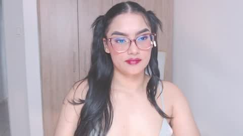 Snapshot of eve_rox18 chatting on 28, 6, 2026 Eve Rox18 online show from 28, 6, 2026