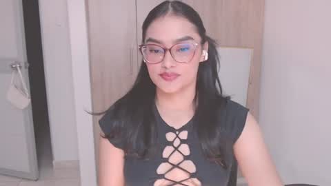 Snapshot of eve_rox18 chatting on 23, 7, 2026 Eve Rox18 online show from 23, 7, 2026