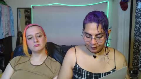 Snapshot of evelan123 chatting on 18, 12, 2025 Chulal online show from 18, 12, 2025