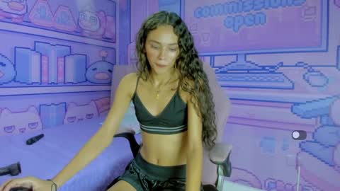 Snapshot of evelin_shy chatting on 24, 12, 2024 Evelin online show from 24, 12, 2024