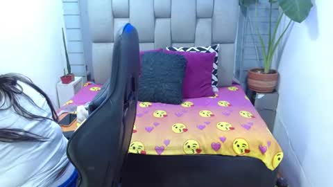 Snapshot of evelin_zaens chatting on 14, 7, 2026 evelin zaens online show from 14, 7, 2026