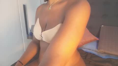 Snapshot of evelonga_707 chatting on 6, 1, 2026 DAYANITA online show from 6, 1, 2026