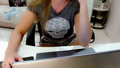 evelove online show from 11, 10, 2025