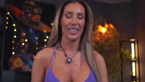 Evelyn online show from 14, 1, 2026