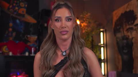 Evelyn online show from 10, 3, 2026