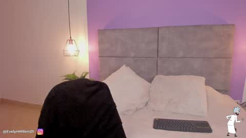 Snapshot of evelyn_millers_11 chatting on 26, 1, 2025 Evelyn  online show from 26, 1, 2025