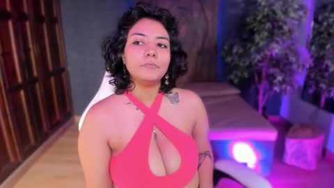  Evelyn  online show from 22, 12, 2025