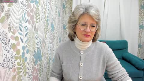 Evelyn online show from 4, 12, 2024