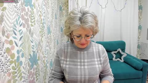 Evelyn online show from 4, 1, 2025