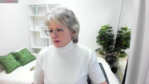 Evelyn online show from 13, 10, 2025