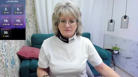 Evelyn online show from 13, 5, 2026