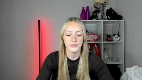 evelynblond online show from 2, 6, 2026