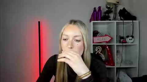 evelynblond online show from 3, 6, 2026