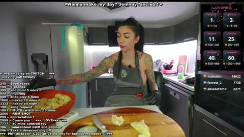 Evelyne online show from 24, 12, 2024