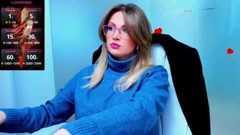Snapshot of evelyne_rose chatting on 5, 3, 2025 evelyne_rose online show from 5, 3, 2025