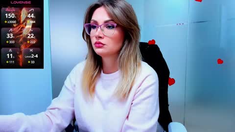 Snapshot of evelyne_rose chatting on 11, 3, 2025 evelyne_rose online show from 11, 3, 2025