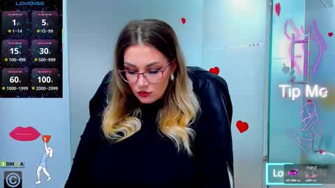Snapshot of evelyne_rose chatting on 13, 9, 2025 evelyne_rose online show from 13, 9, 2025