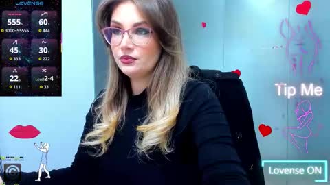 Snapshot of evelyne_rose chatting on 10, 1, 2026 evelyne_rose online show from 10, 1, 2026