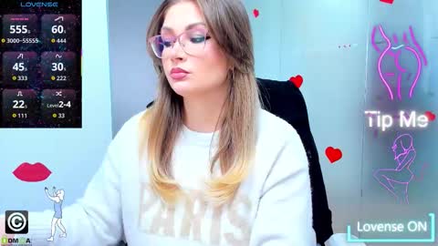 Snapshot of evelyne_rose chatting on 2, 3, 2026 evelyne_rose online show from 2, 3, 2026