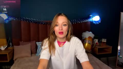 Snapshot of evelynpoole chatting on 5, 10, 2025 Evelyn online show from 5, 10, 2025