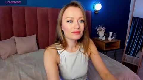 Snapshot of evelynpoole chatting on 15, 11, 2025 Evelyn online show from 15, 11, 2025