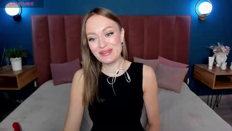 Snapshot of evelynpoole chatting on 30, 11, 2025 Evelyn online show from 30, 11, 2025