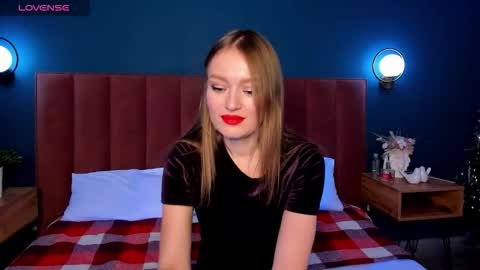 Snapshot of evelynpoole chatting on 5, 12, 2025 Evelyn online show from 5, 12, 2025